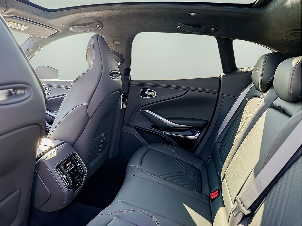 Used 2024 Aston Martin DBX image 31