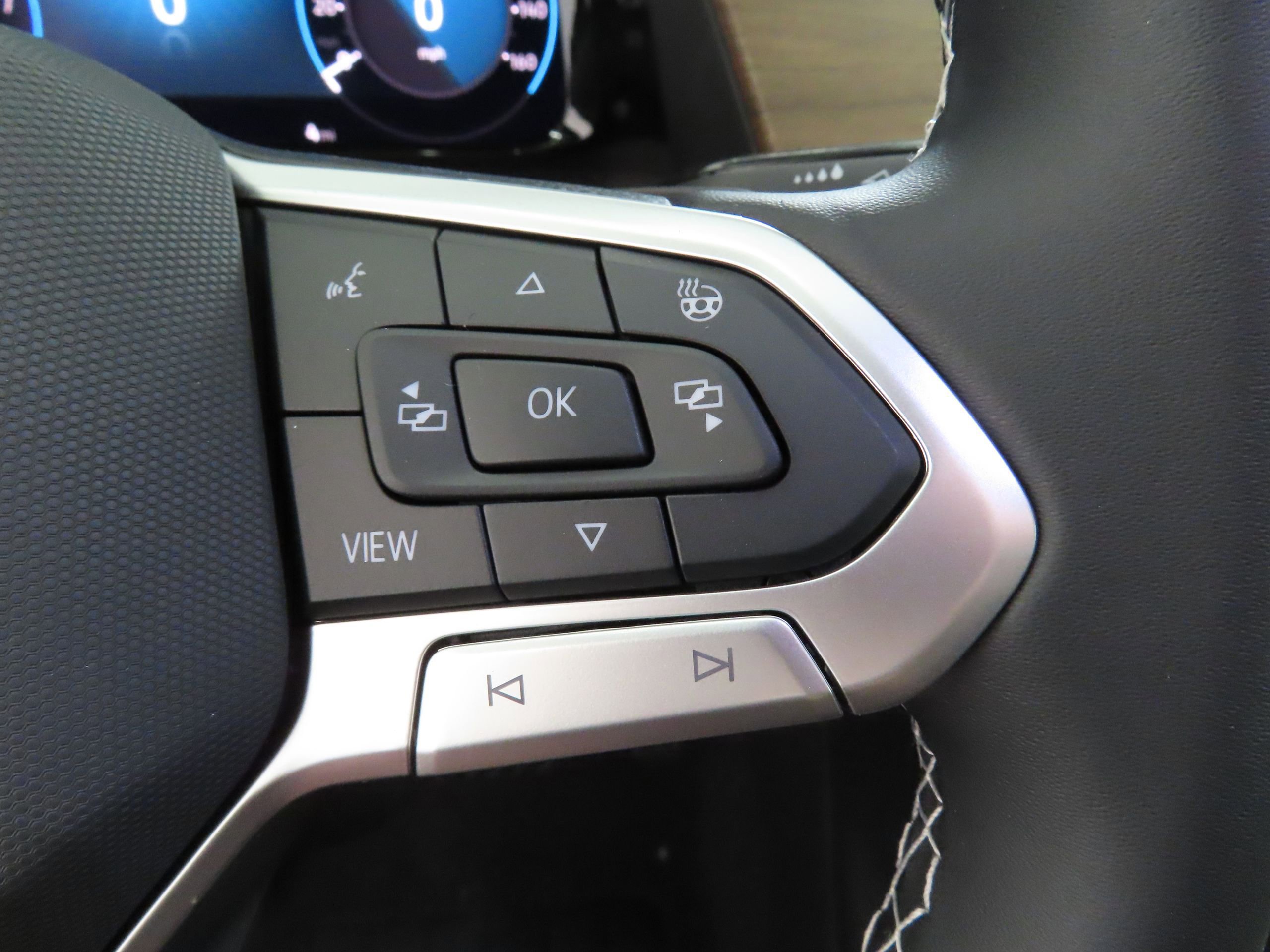 New 2025 Volkswagen Atlas SE FWD image 15