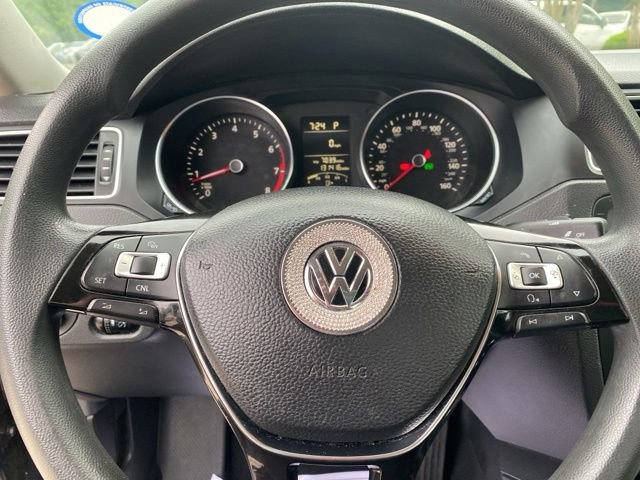 Used 2015 Volkswagen Jetta SE FWD image 8