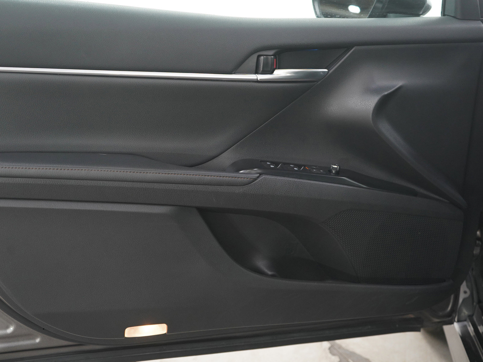 Used 2020 Toyota Camry XLE image 17