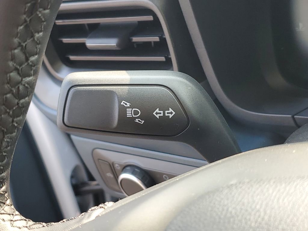 New 2025 Ford Maverick Lariat w/ Black Appearance Package image 12