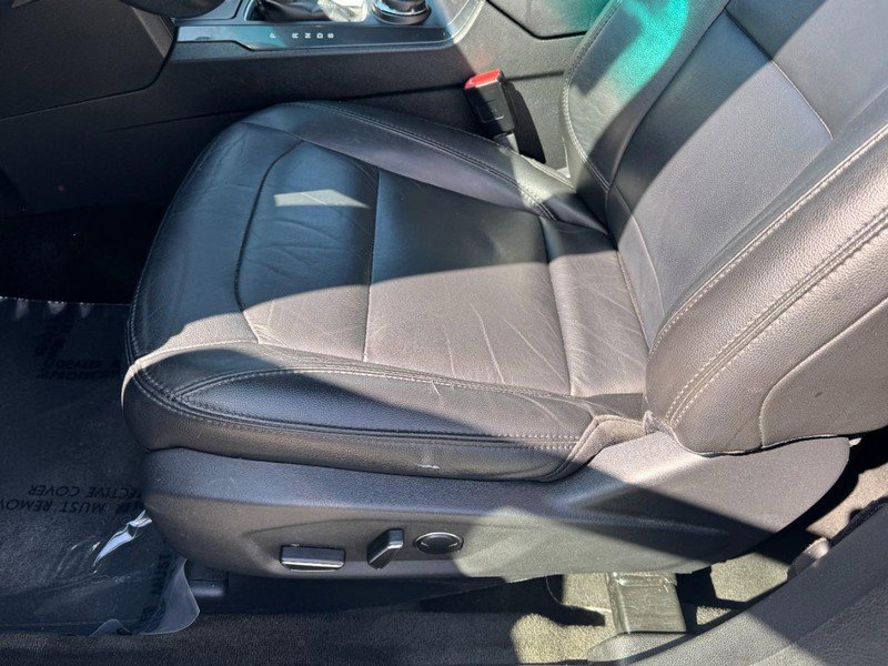 Used 2016 Ford Explorer XLT w/ Equipment Group 202A AWD/4WD image 15