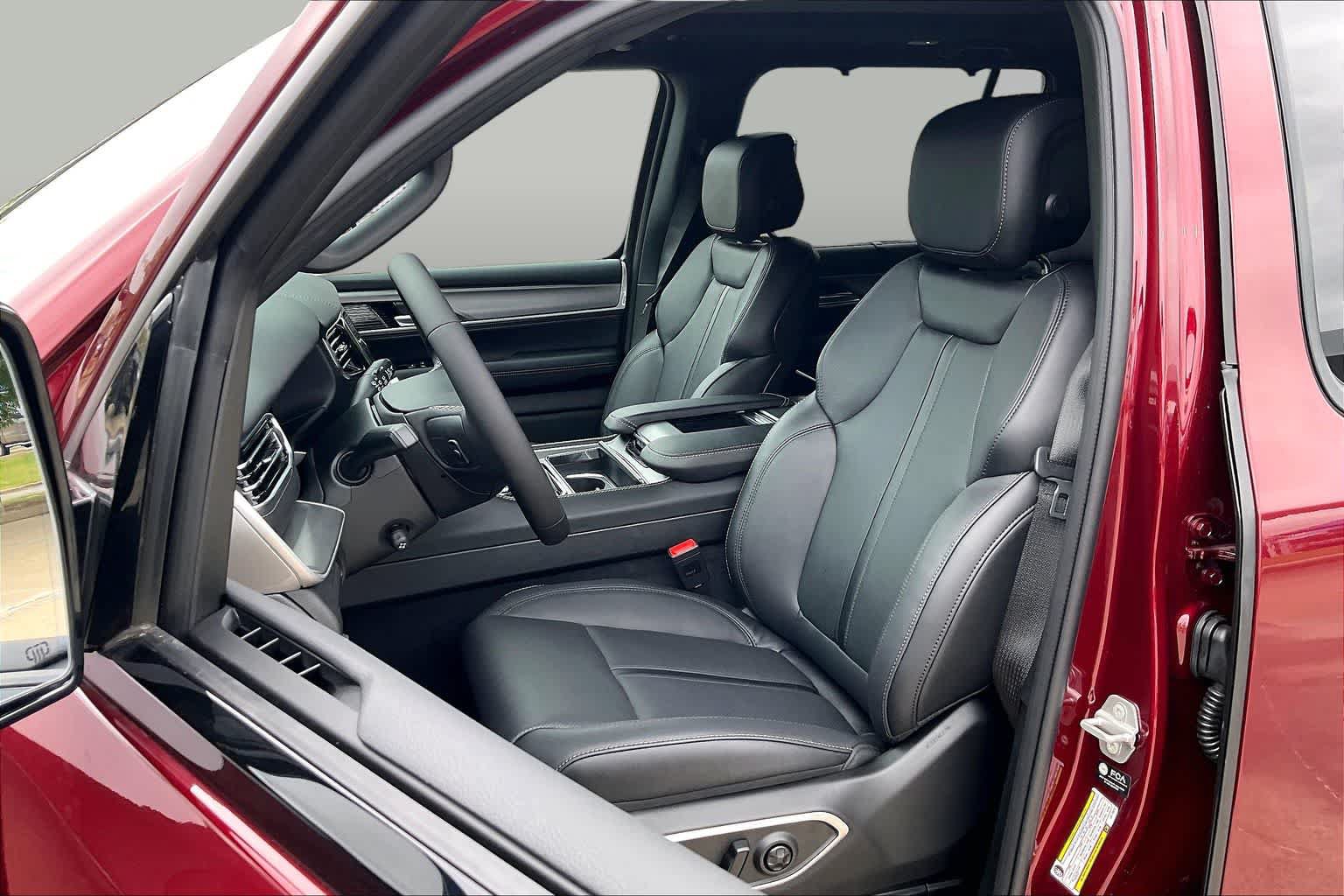 New 2026 Jeep Grand Wagoneer L Limited AWD/4WD image 9