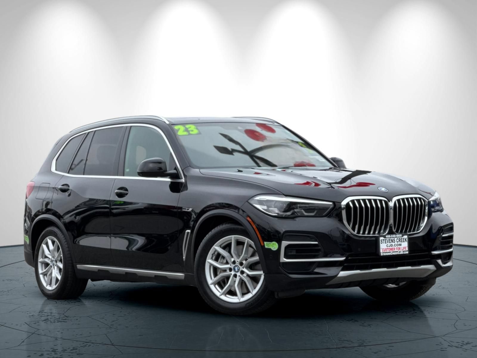 Used 2023 BMW X5 xDrive45e w/ Parking Assistance Package AWD/4WD image 2