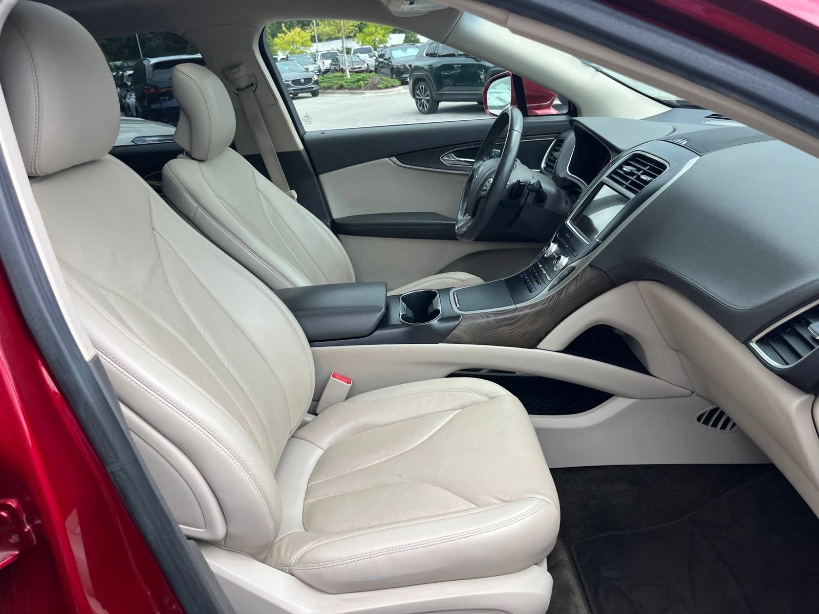 Used 2018 Lincoln MKX Reserve w/ Driver Assistance Package FWD image 35