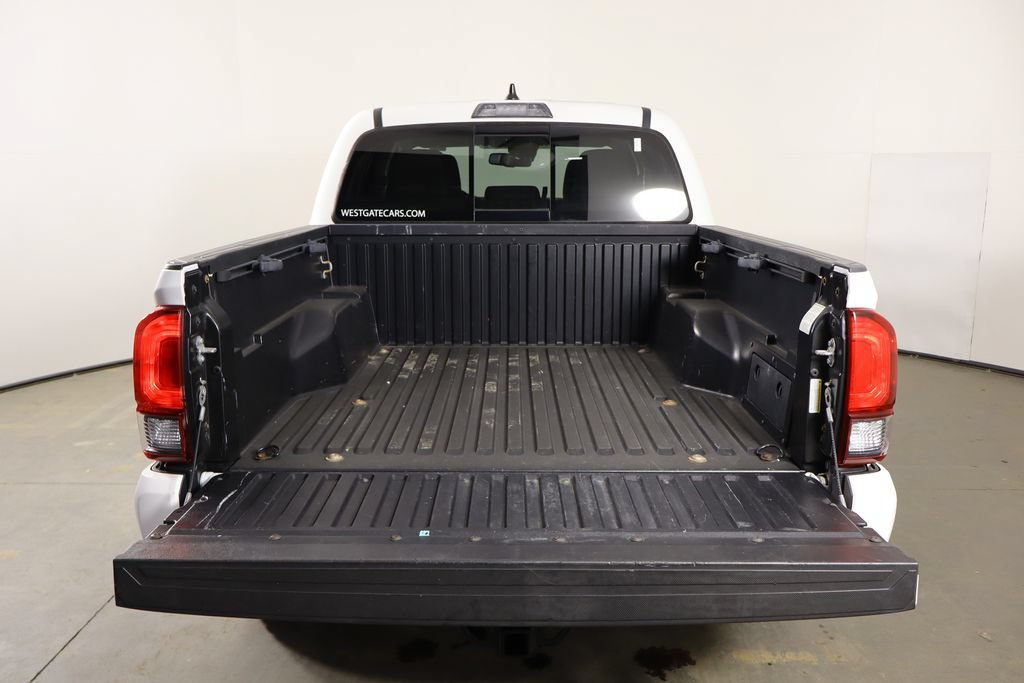 Used 2022 Toyota Tacoma SR5 w/ Technology Package RWD image 17