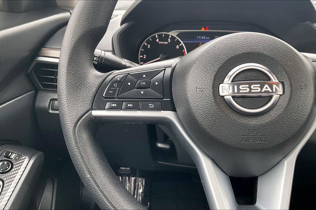 Used 2025 Nissan Altima 2.5 SV image 18
