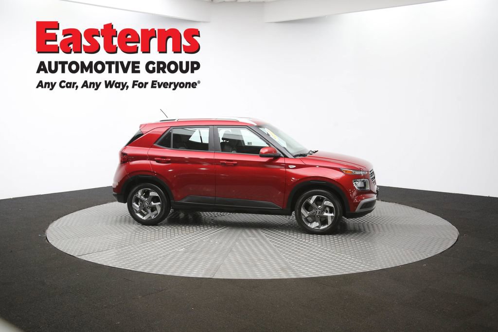 Used 2024 Hyundai Venue SEL image 46