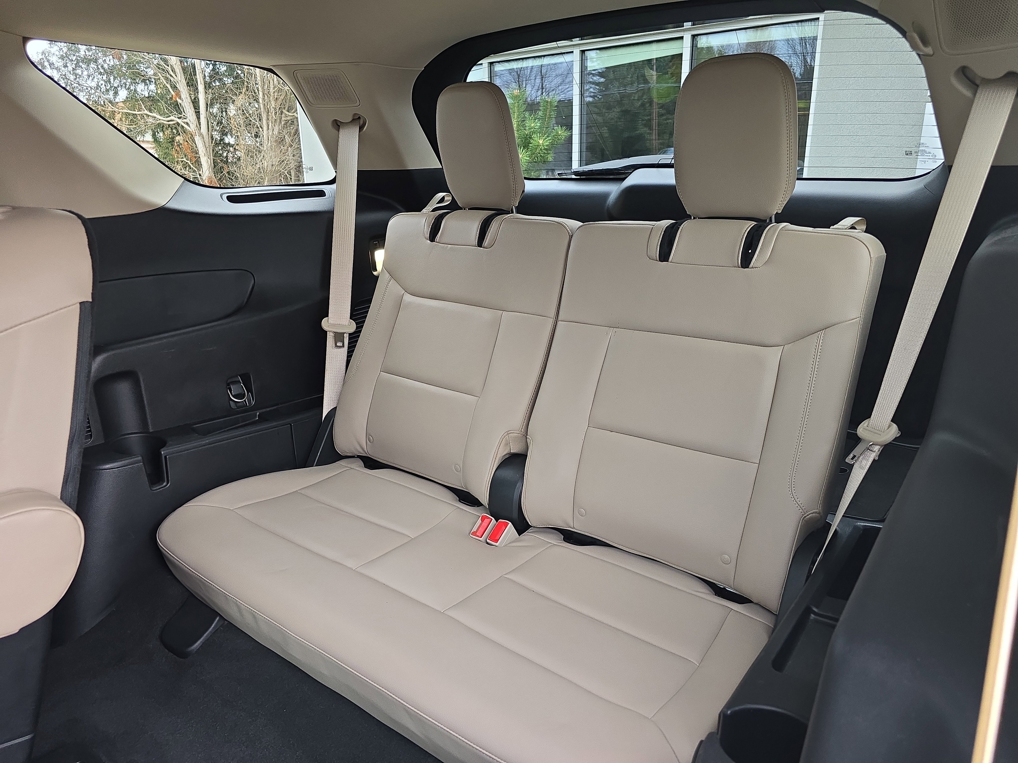 Used 2023 Ford Explorer Limited w/ Class IV Trailer Tow Package image 15