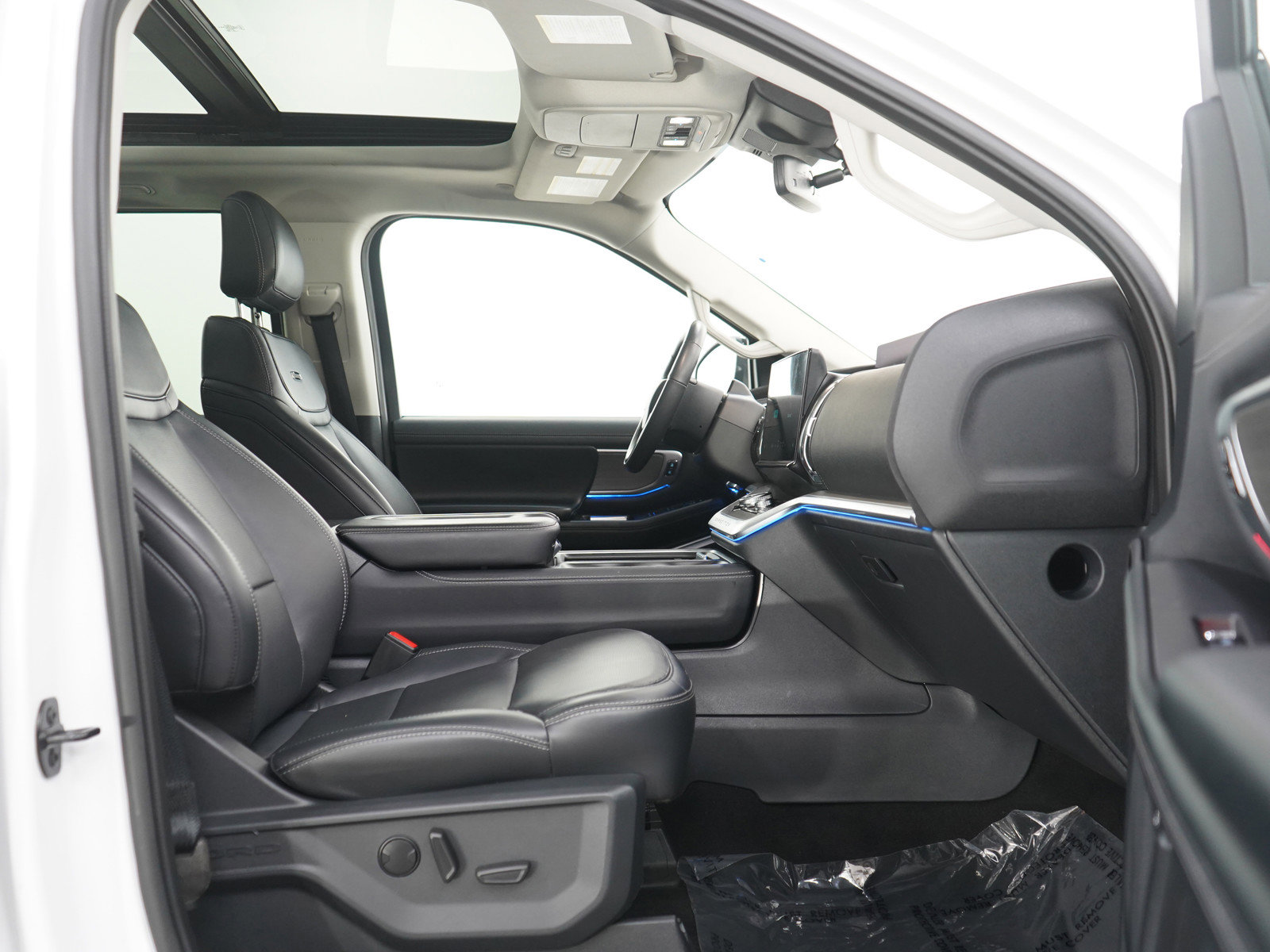 Used 2025 Ford Expedition Max Platinum AWD/4WD image 11