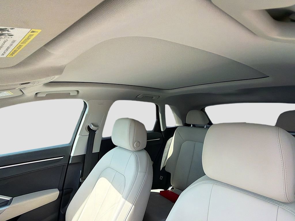 Used 2020 Audi Q3 2.0T Premium image 27