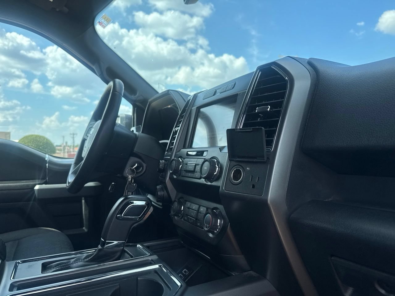 Used 2019 Ford F150 XLT w/ Equipment Group 302A Luxury RWD image 28