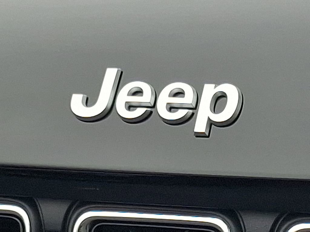 New 2025 Jeep Grand Cherokee L Laredo w/ Luxury Tech Group I image 23