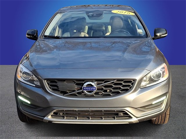 Used 2016 Volvo S60 T5 Cross Country Platinum image 2