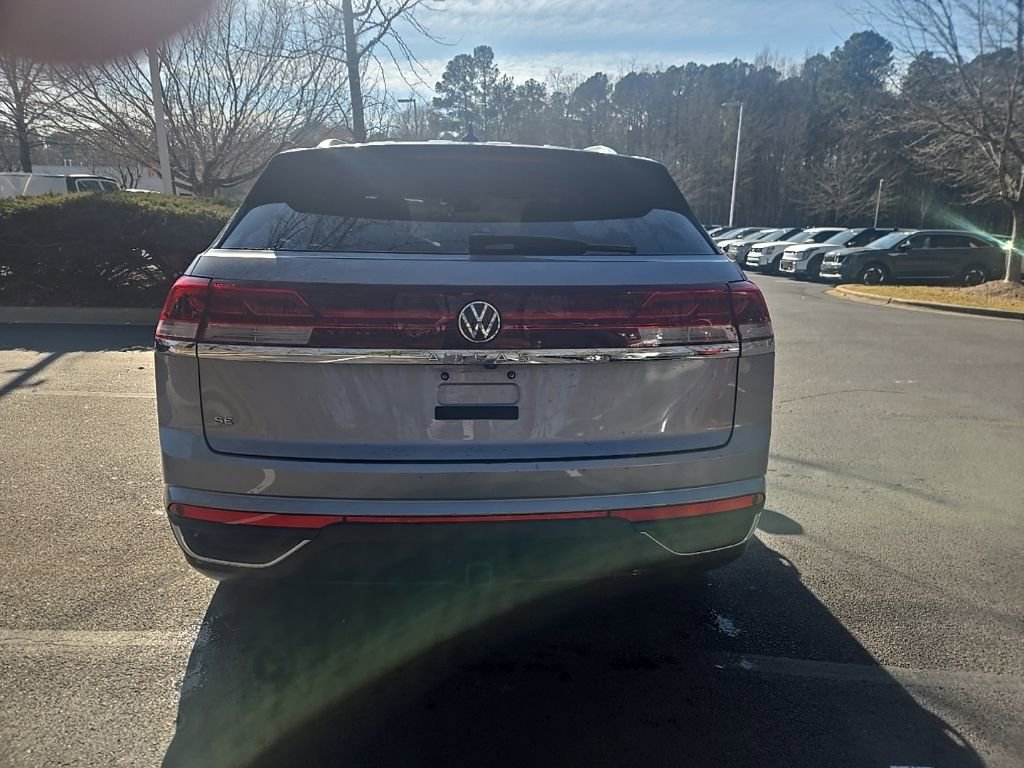 Used 2024 Volkswagen Atlas Cross Sport SE image 8