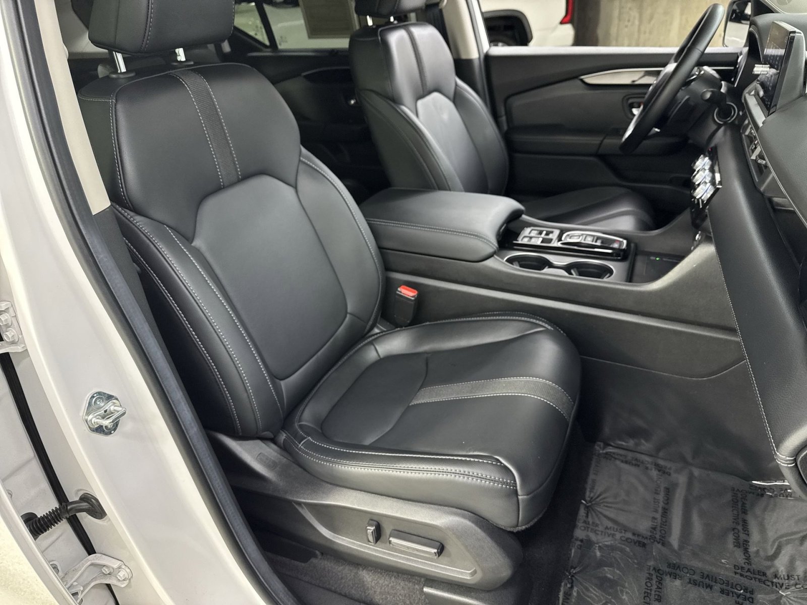 Used 2025 Honda Pilot EX-L image 32