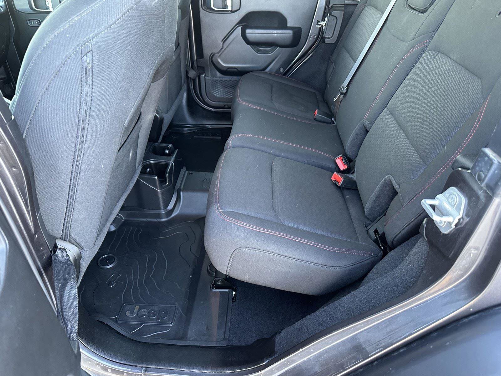 Used 2023 Jeep Wrangler Unlimited Rubicon w/ Cold Weather Group image 25