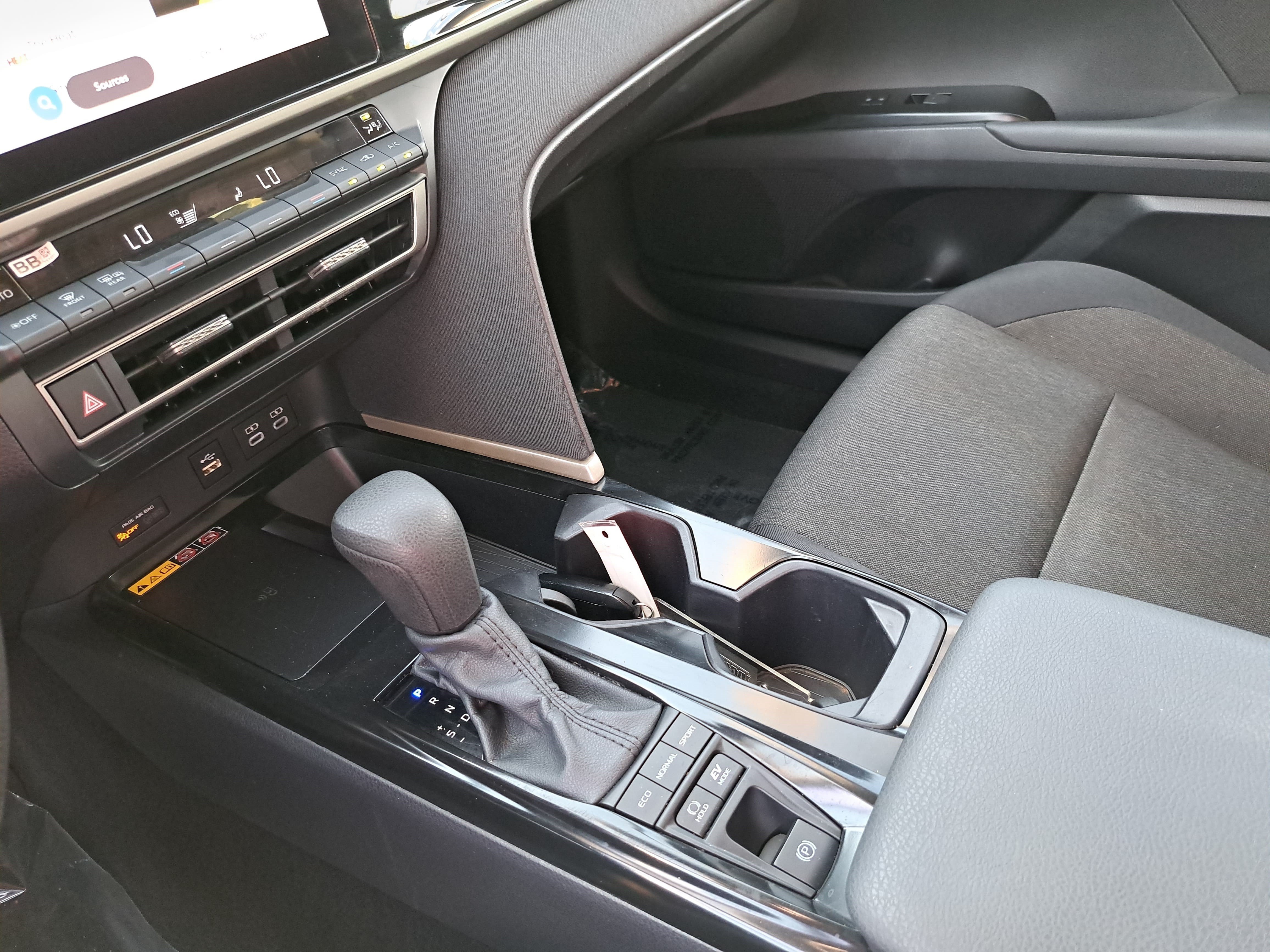 Used 2025 Toyota Camry LE FWD image 22