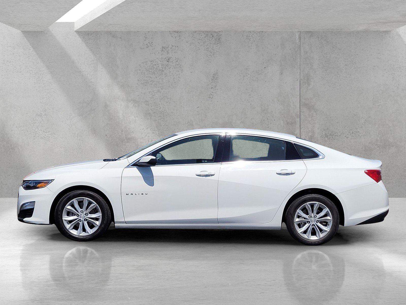 Used 2025 Chevrolet Malibu LT FWD image 7
