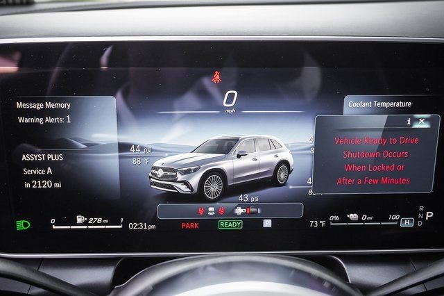 Used 2025 Mercedes-Benz GLC 350e 4MATIC image 14