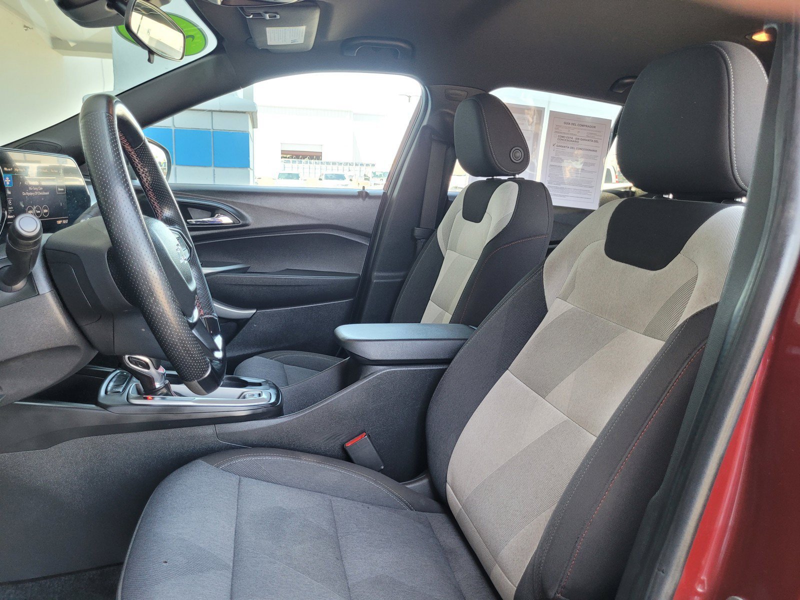 Used 2024 Chevrolet Trax RS FWD image 11