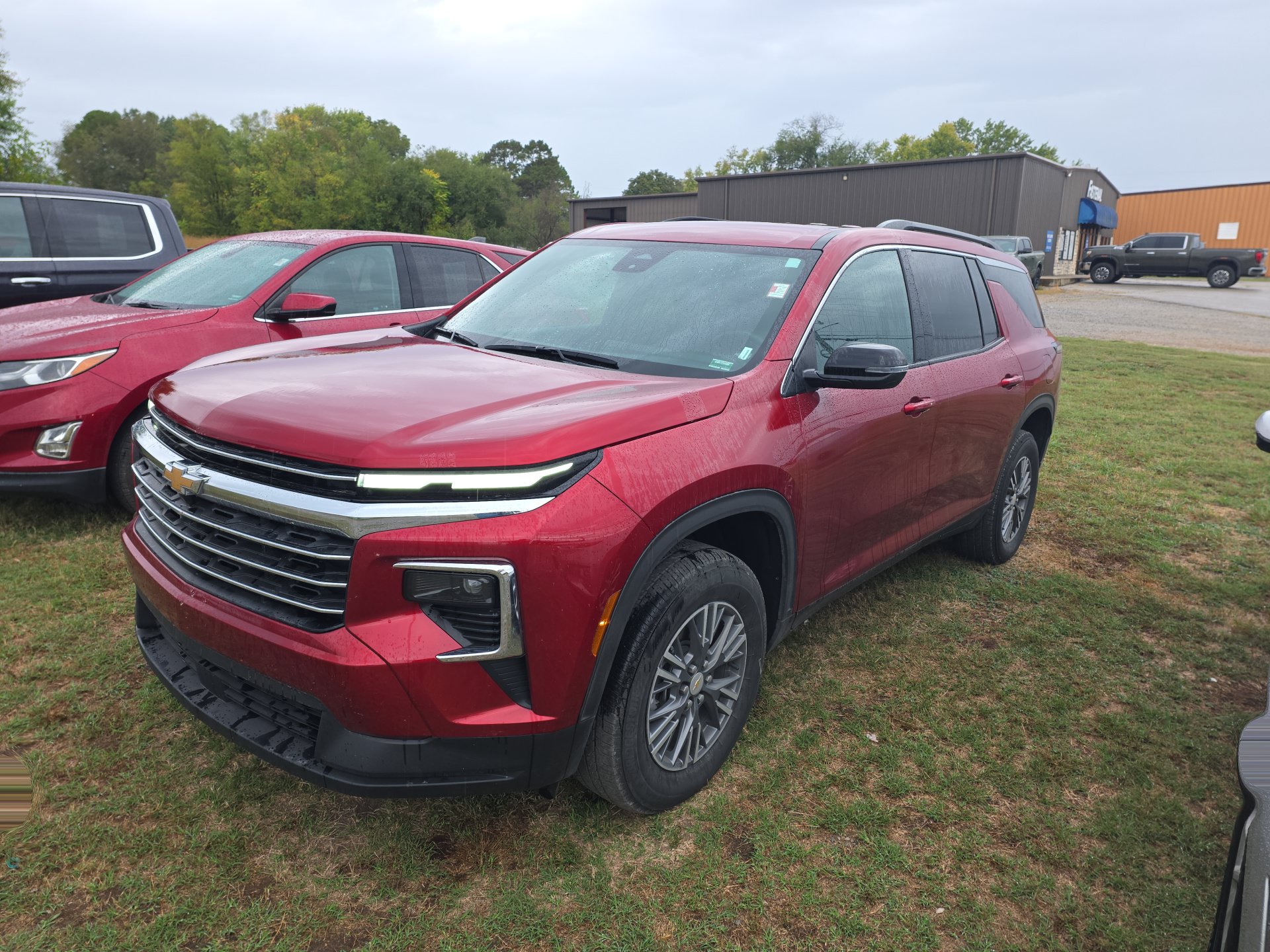 Used 2026 Chevrolet Traverse LT AWD/4WD image 3