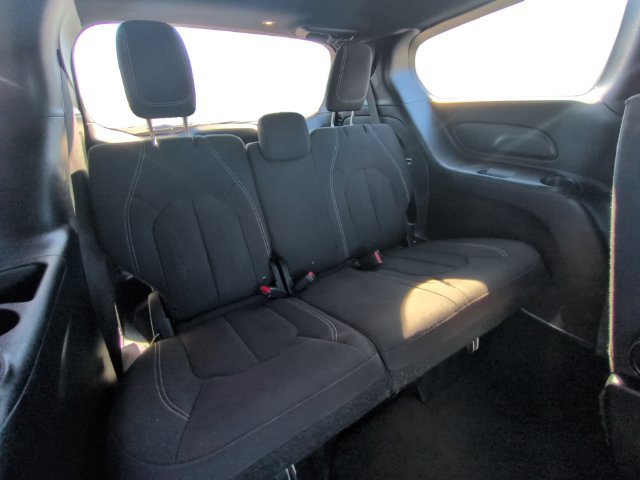 Used 2018 Chrysler Pacifica Touring Plus w/ S Appearance Package FWD image 25