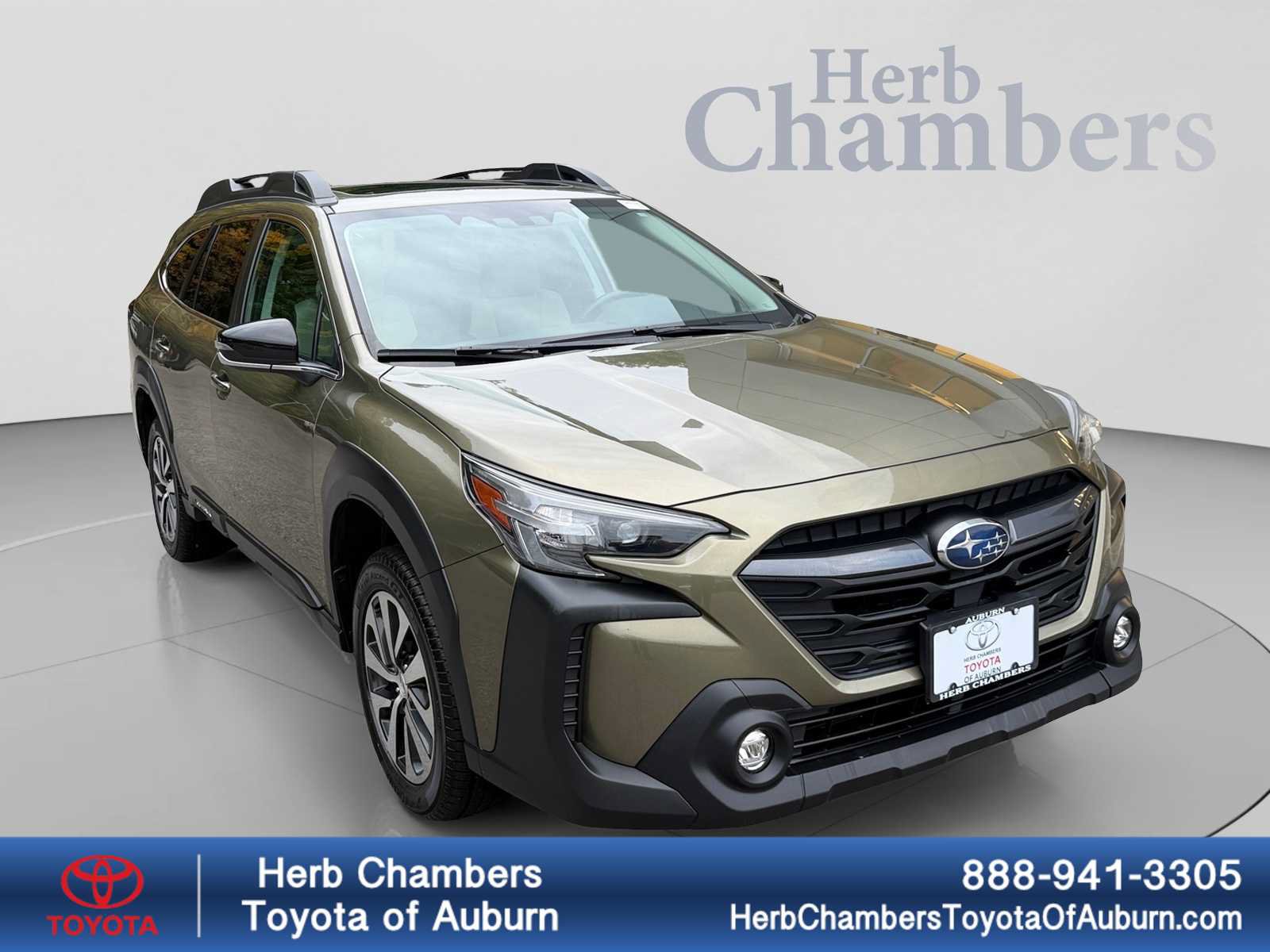 Used 2023 Subaru Outback Premium AWD/4WD image 1