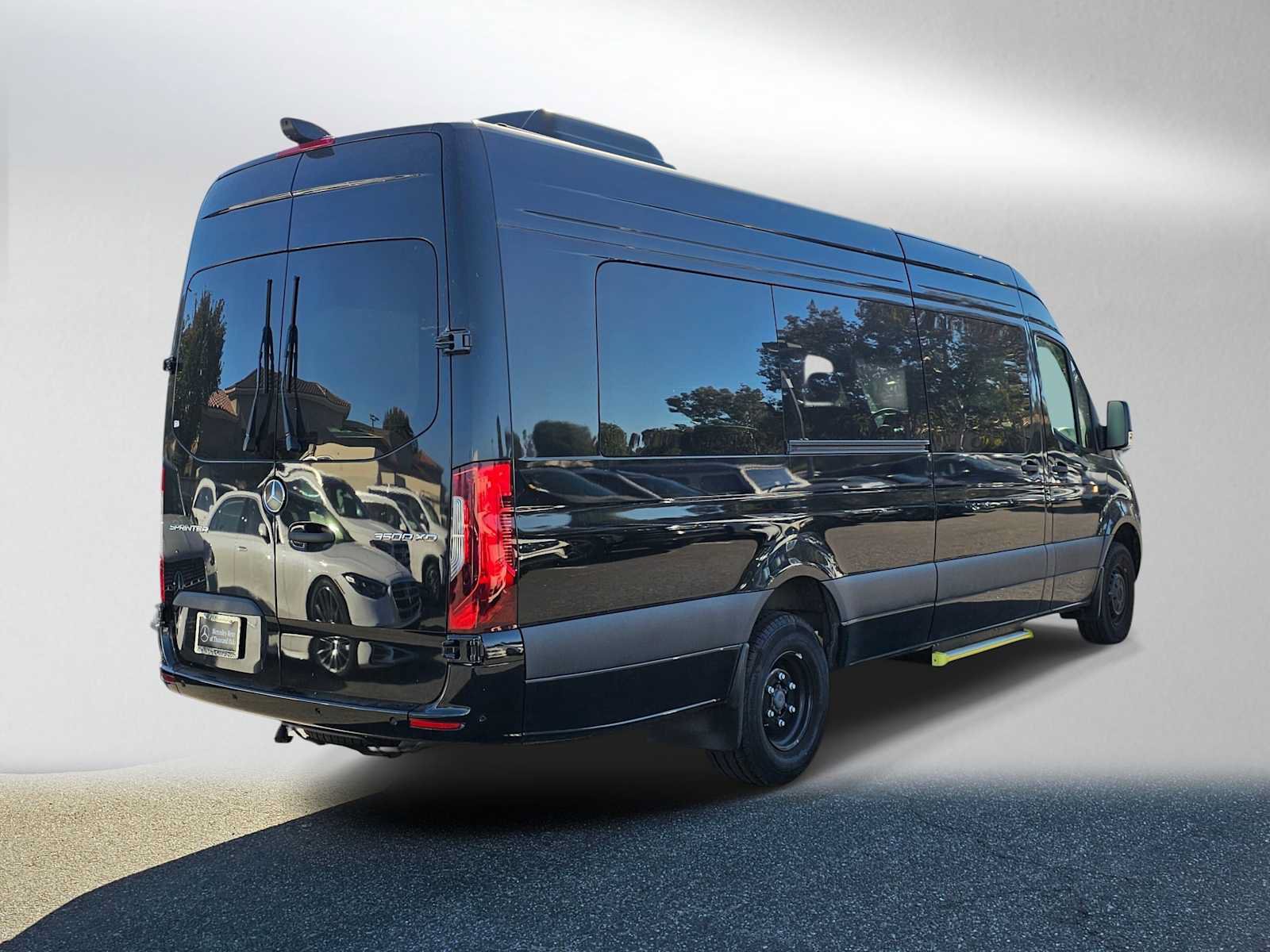 Used 2025 Mercedes-Benz Sprinter 3500 image 3