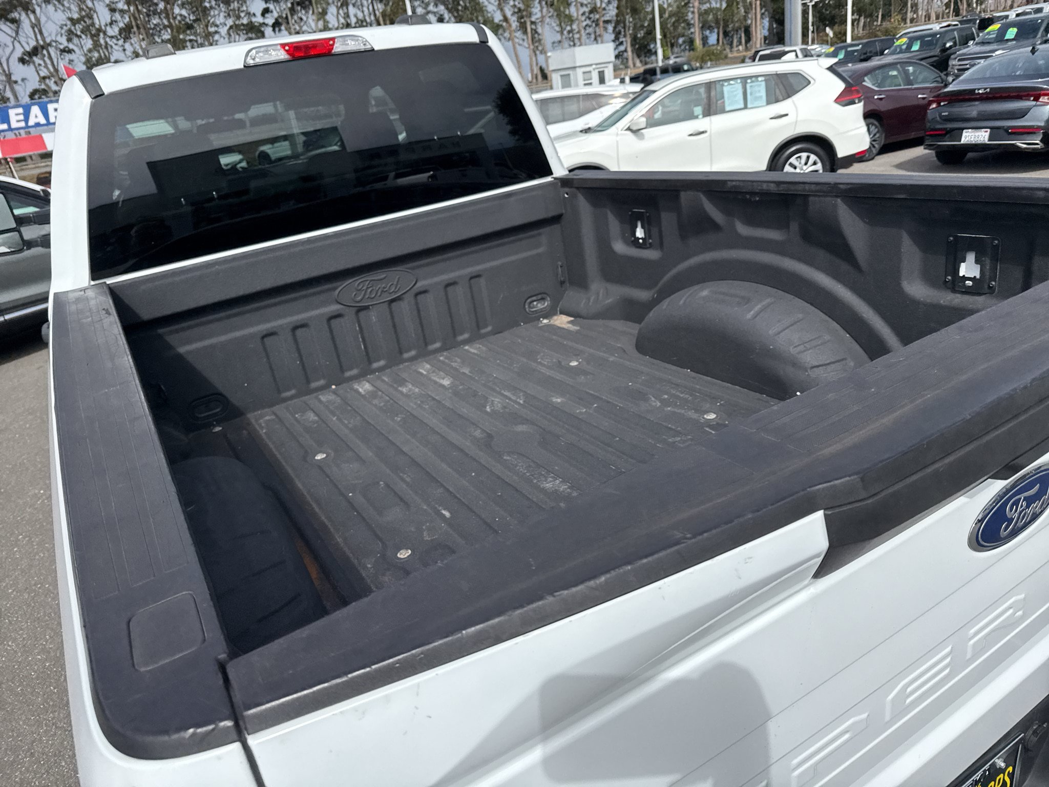 Used 2022 Ford F250 XL w/ Power Equipment Group AWD/4WD image 8