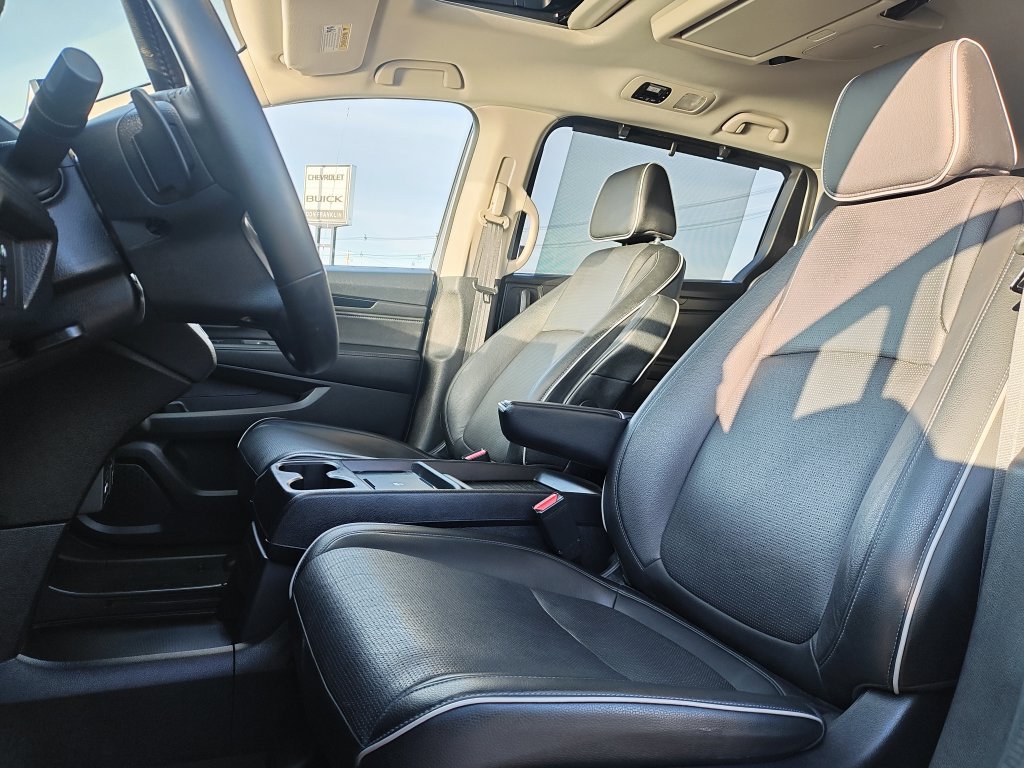 Used 2025 Honda Odyssey Elite image 13