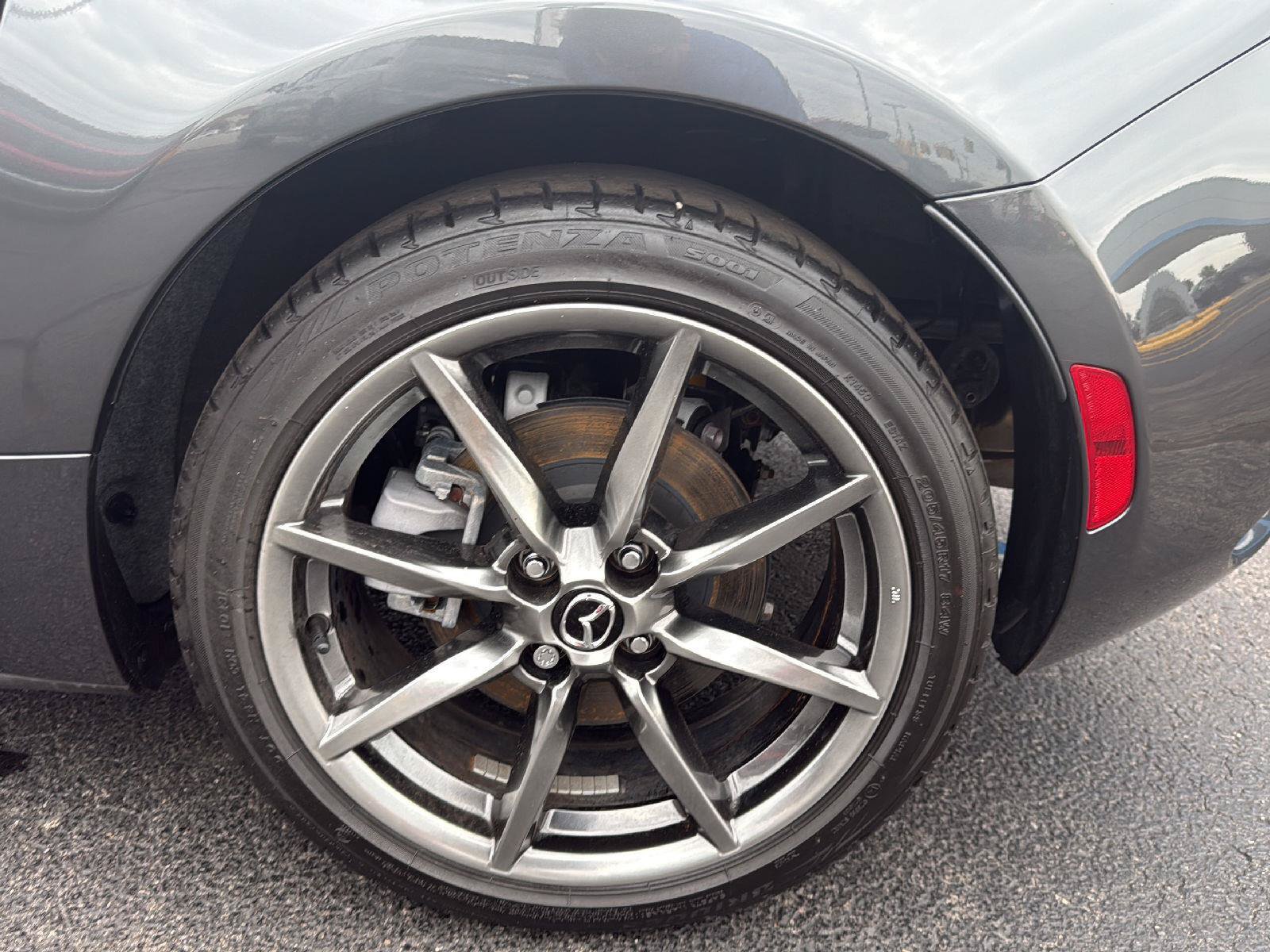 Used 2023 MAZDA MX-5 Miata Grand Touring RWD image 28