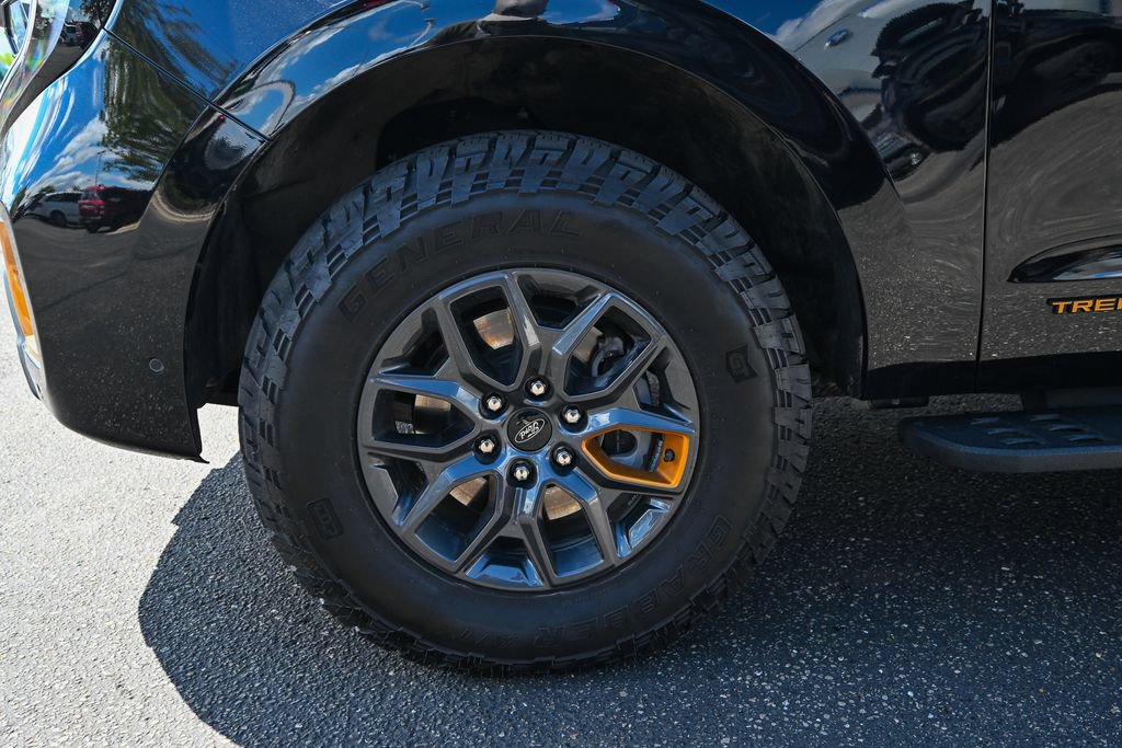 Used 2025 Ford Expedition Tremor AWD/4WD image 12
