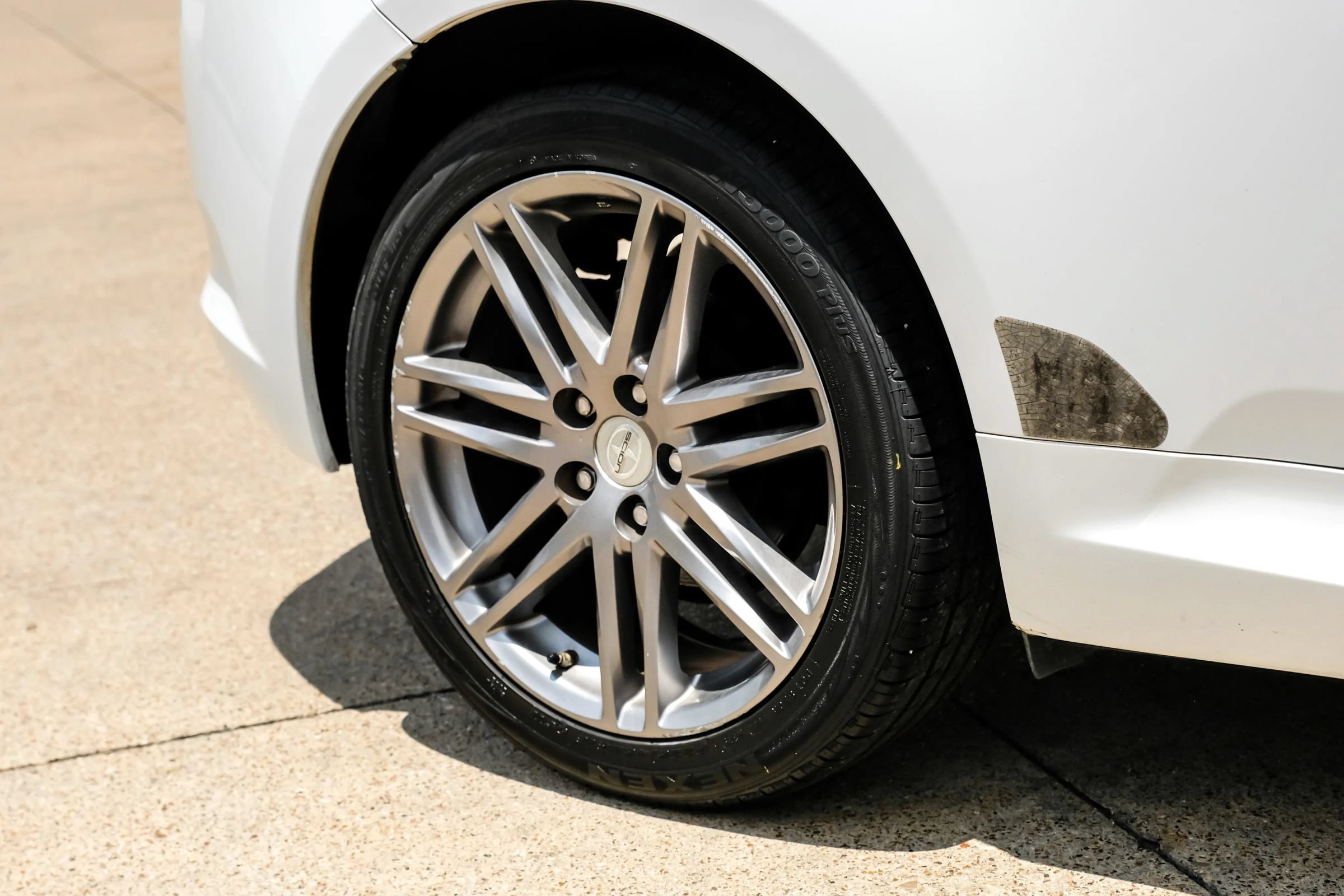 Used 2012 Scion tC FWD image 33