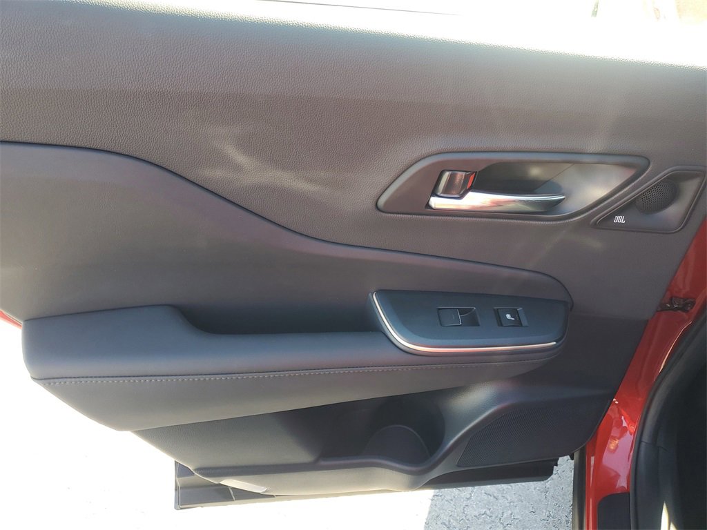 Used 2023 Toyota Crown Limited image 13