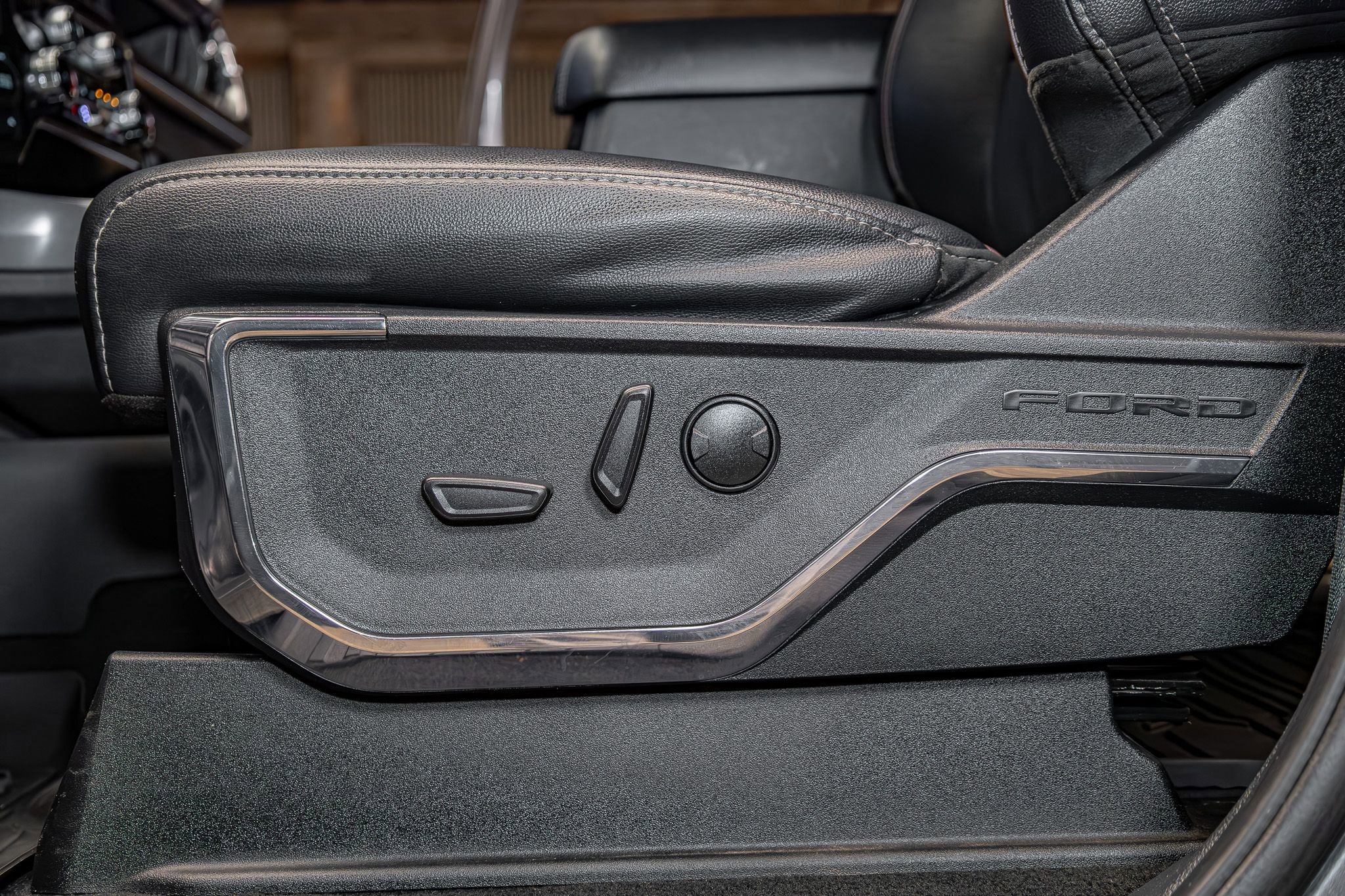 Used 2024 Ford F450 Lariat w/ FX4 Off-Road Package image 22