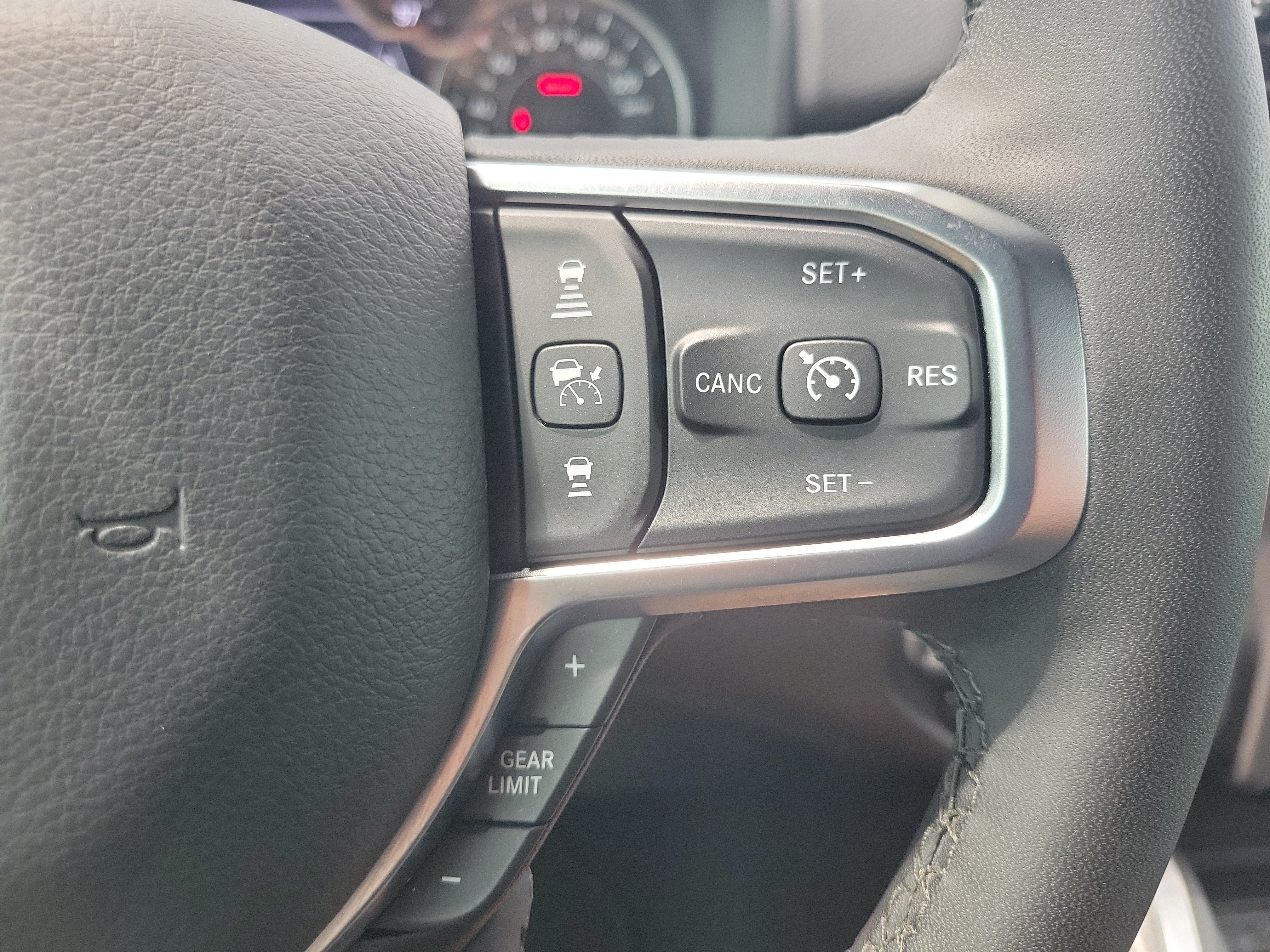 Used 2025 RAM 1500 Big Horn AWD/4WD image 23