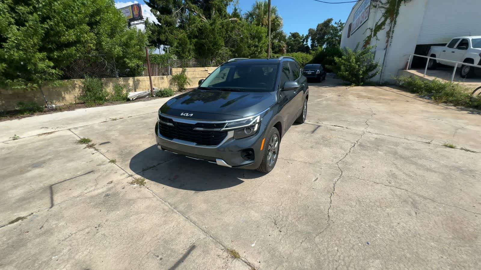 Used 2024 Kia Seltos S AWD/4WD image 3