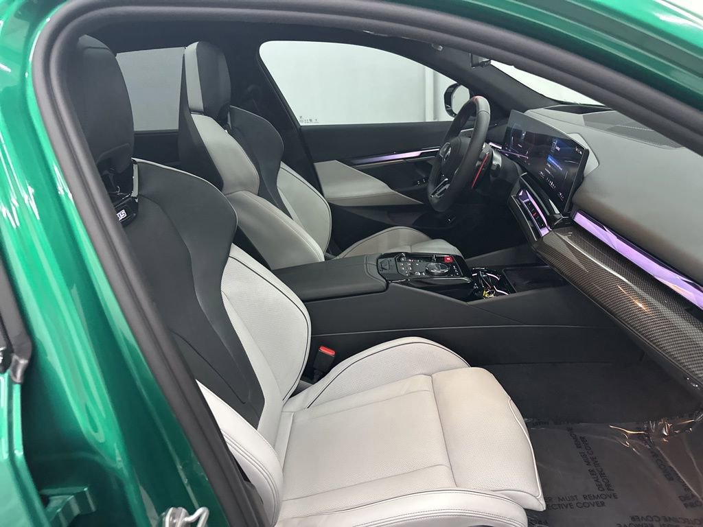 Used 2026 BMW M5 w/ Executive Package image 29