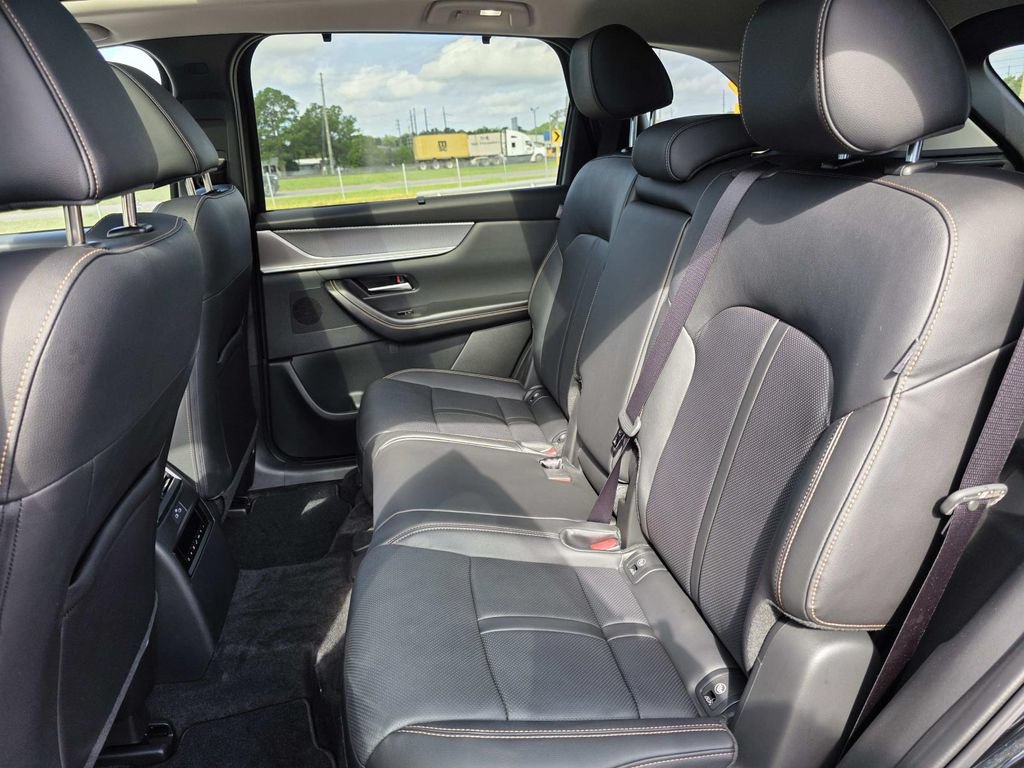 Certified 2025 MAZDA CX-70 Plug-In Hybrid w/ Premium Pkg AWD/4WD image 7