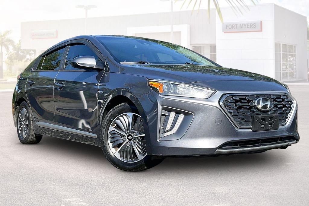 Used 2020 Hyundai Ioniq SE FWD image 1