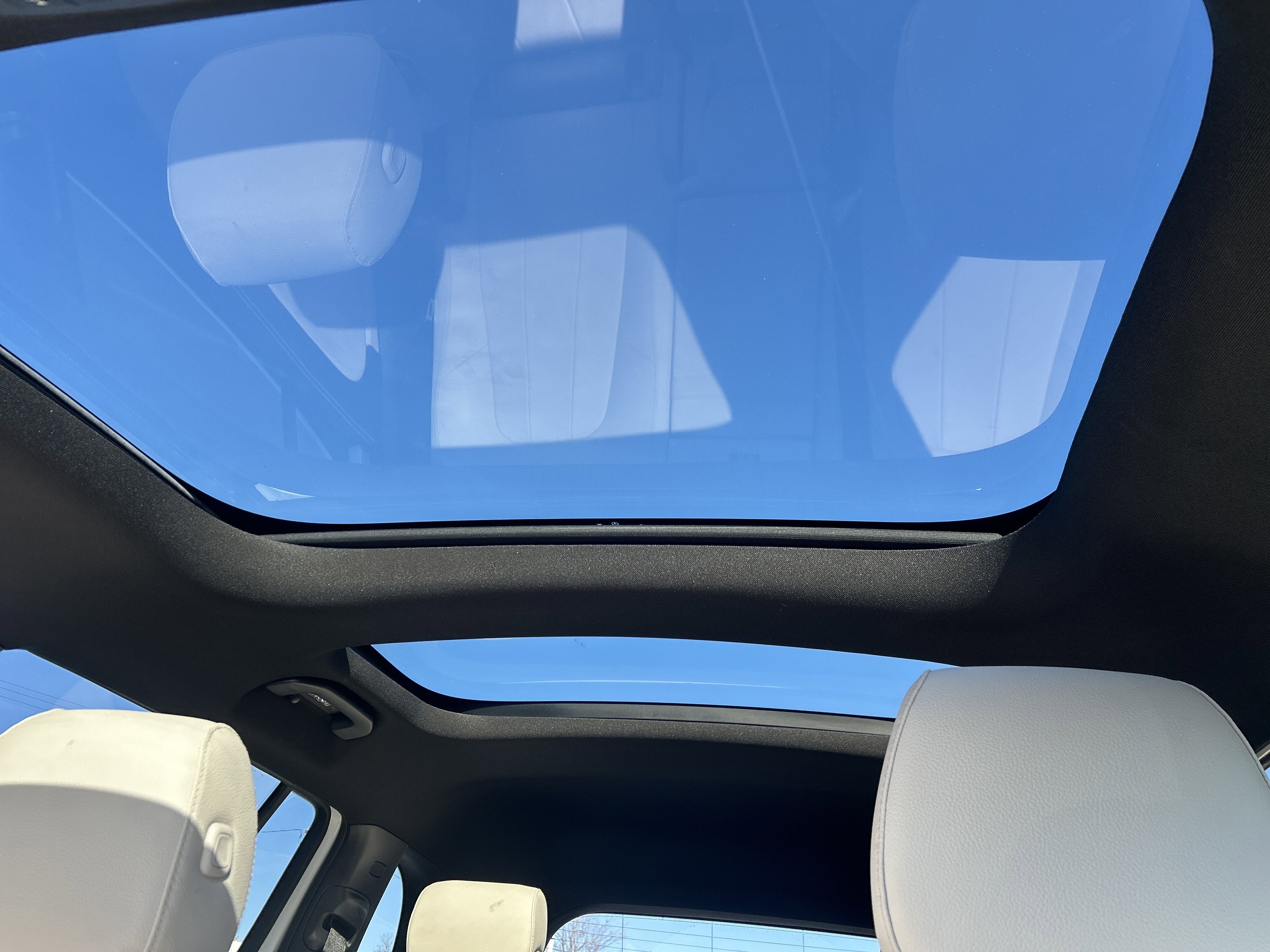 Used 2025 Mercedes-Benz GLB 250 image 28