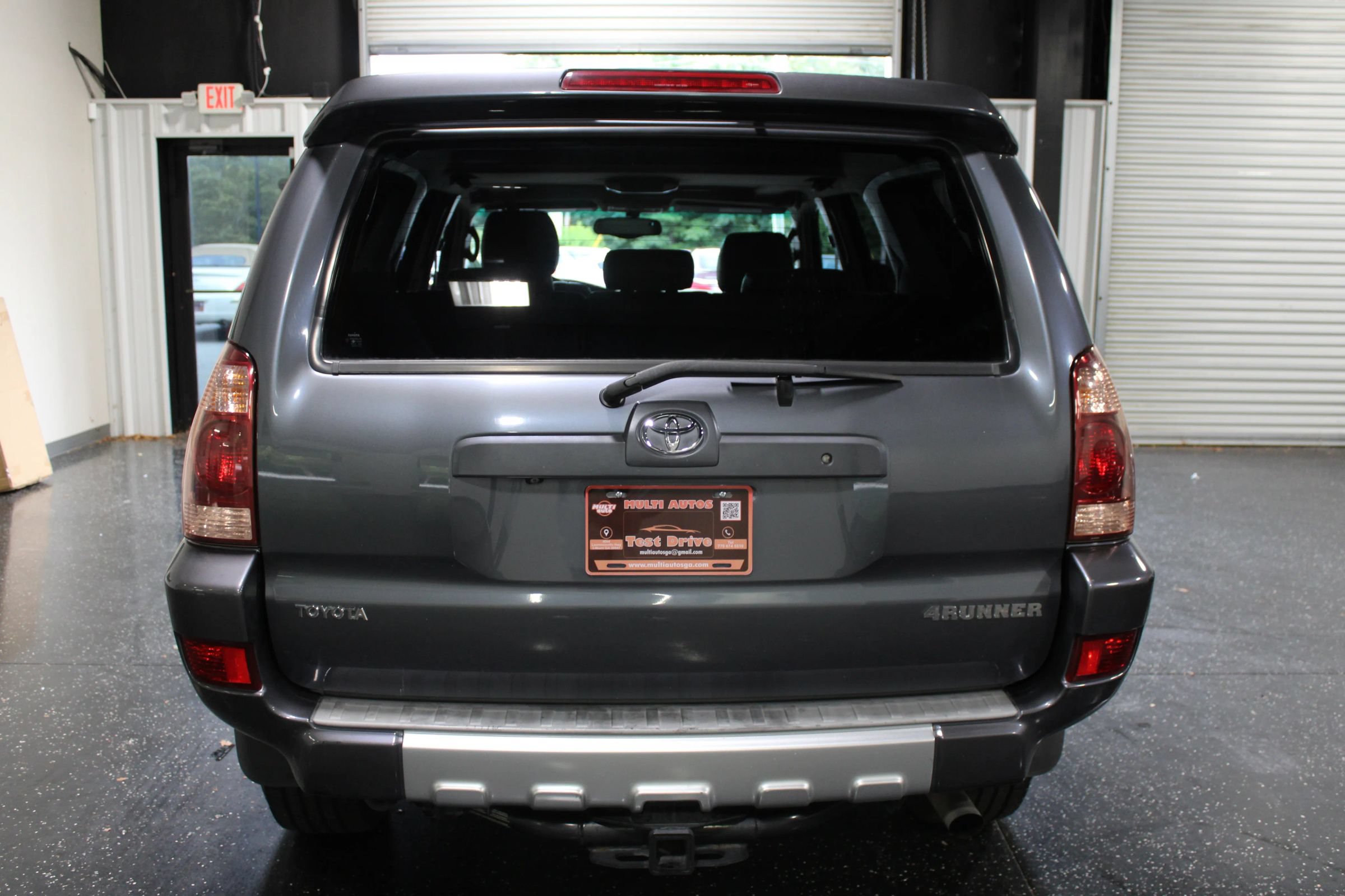 Used 2004 Toyota 4Runner Limited w/ Preferred Accessory Pkg RWD image 3