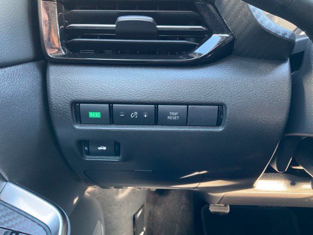 Used 2021 Nissan Sentra SR w/ SR Premium Package FWD image 12