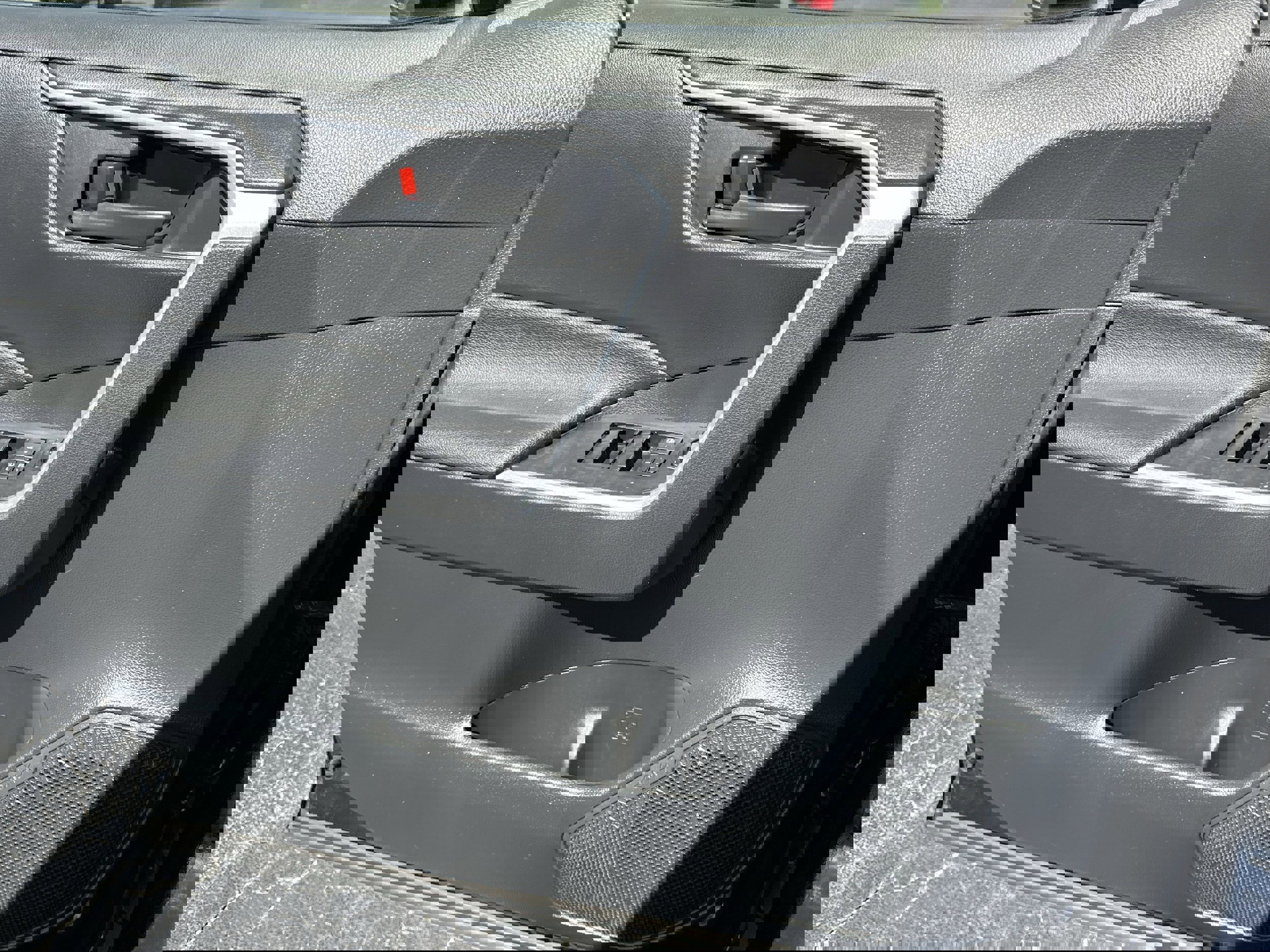 Used 2023 Toyota RAV4 LE image 17