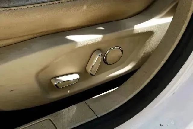 Used 2016 Ford Fusion SE w/ Equipment Group 502A image 38