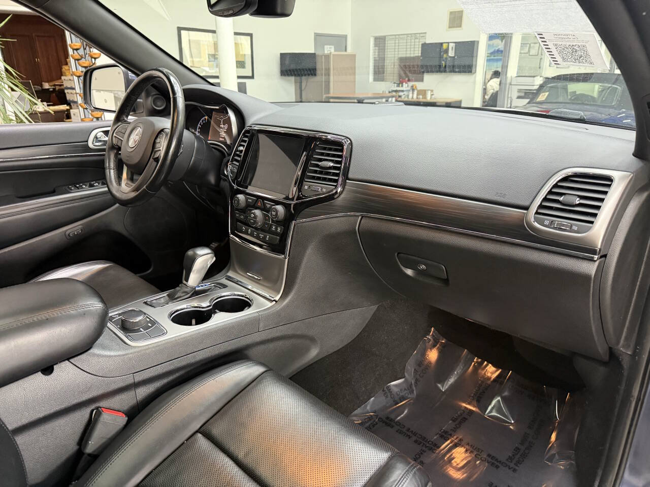 Used 2020 Jeep Grand Cherokee Limited w/ Luxury Group II AWD/4WD image 18