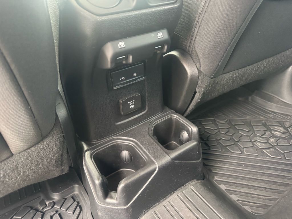 Used 2019 Jeep Wrangler Unlimited Sahara image 16