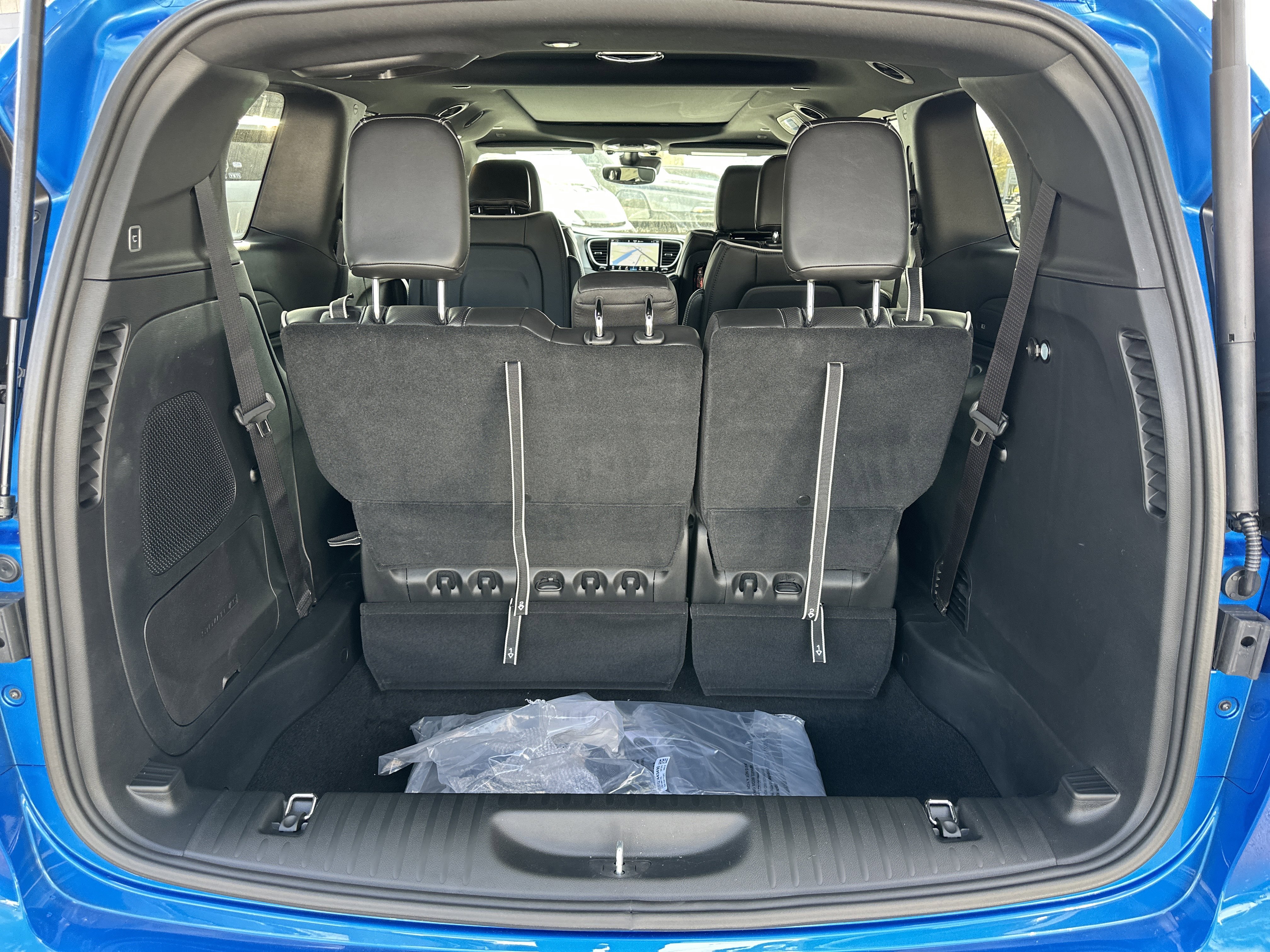 New 2026 Chrysler Pacifica Limited w/ Uconnect Theater Family Group image 13