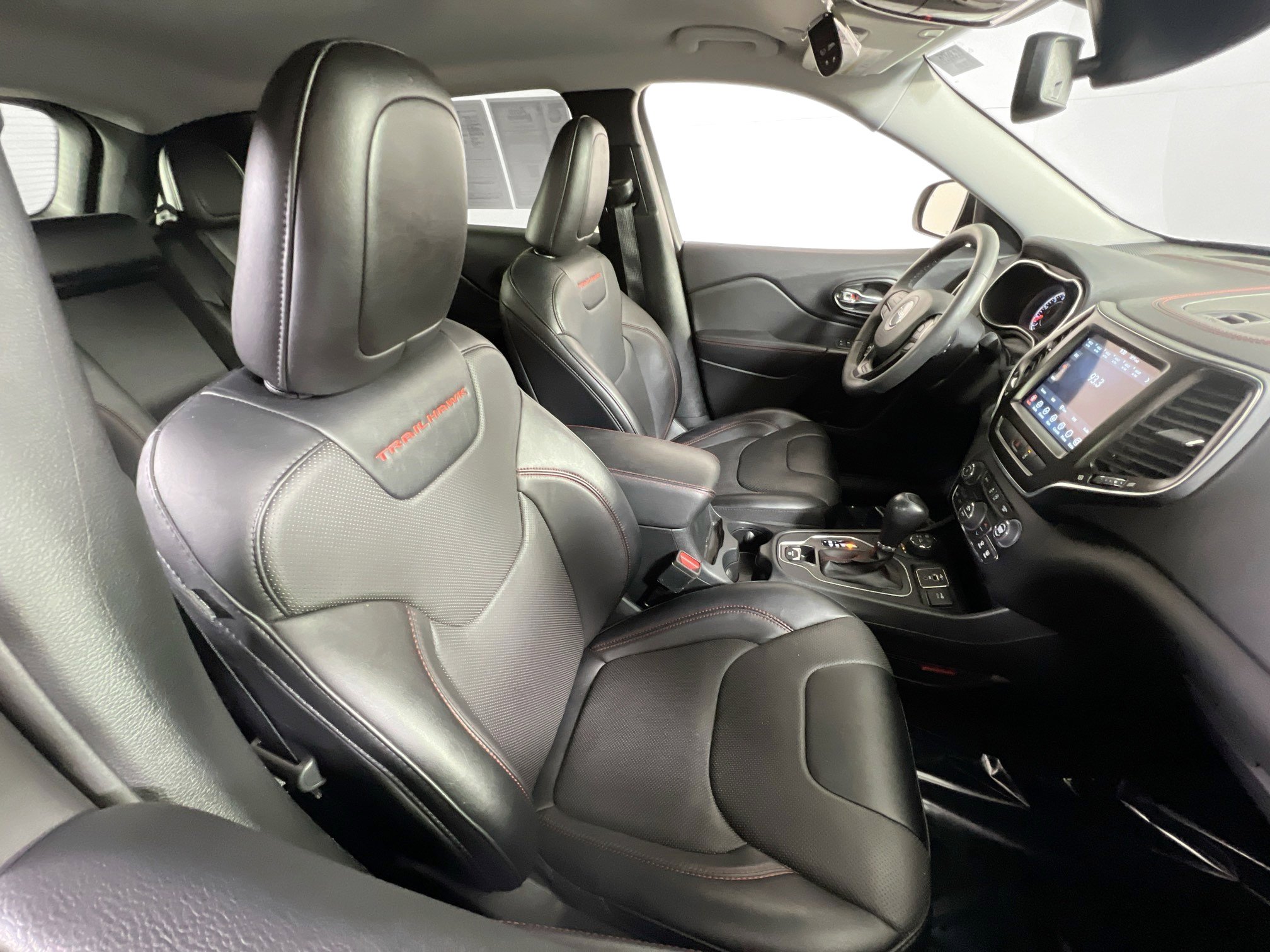 Used 2022 Jeep Cherokee Trailhawk w/ Premium Leather Package AWD/4WD image 26